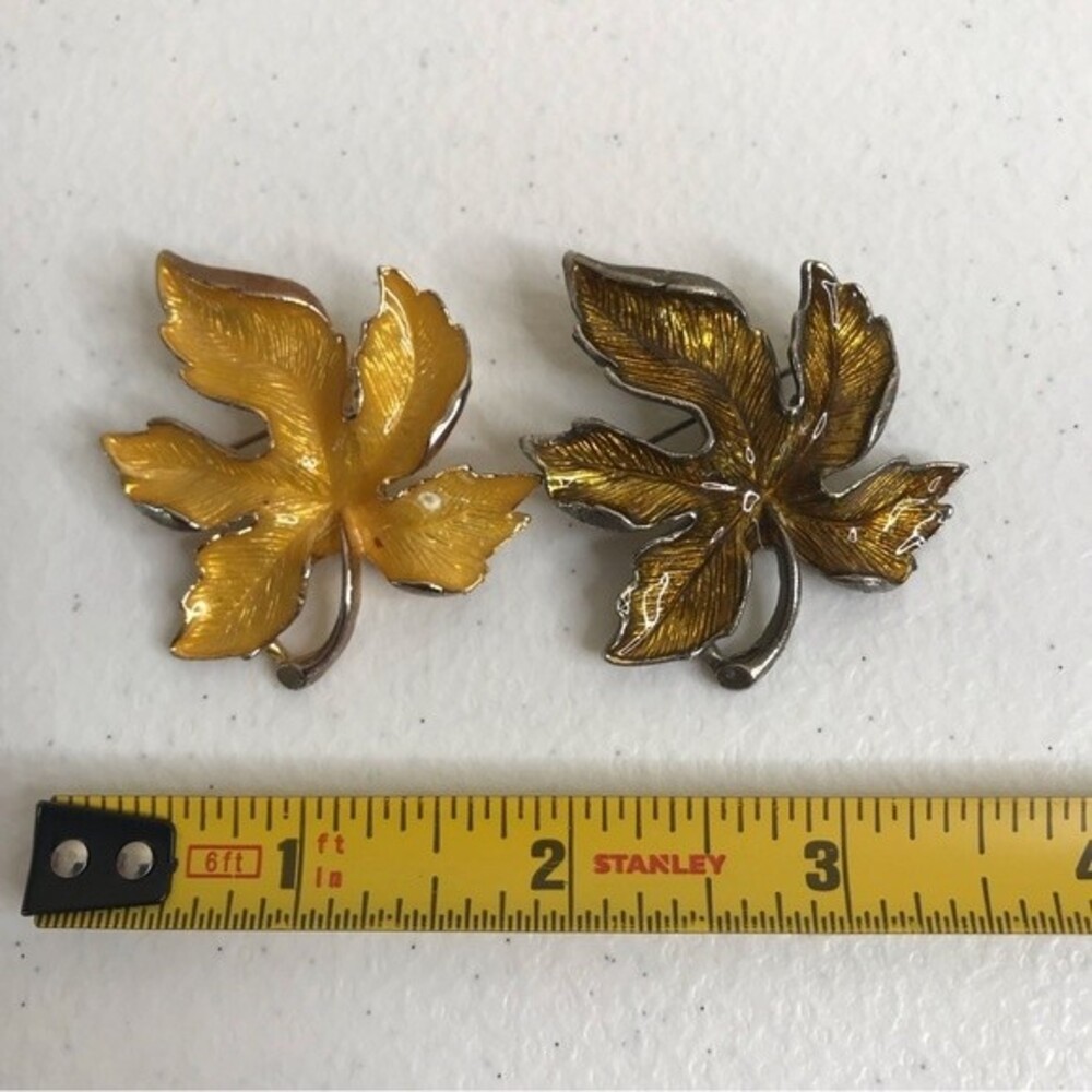 Vintage Pair Leaf Pins Brooches Golden Fall Bronze Autumn